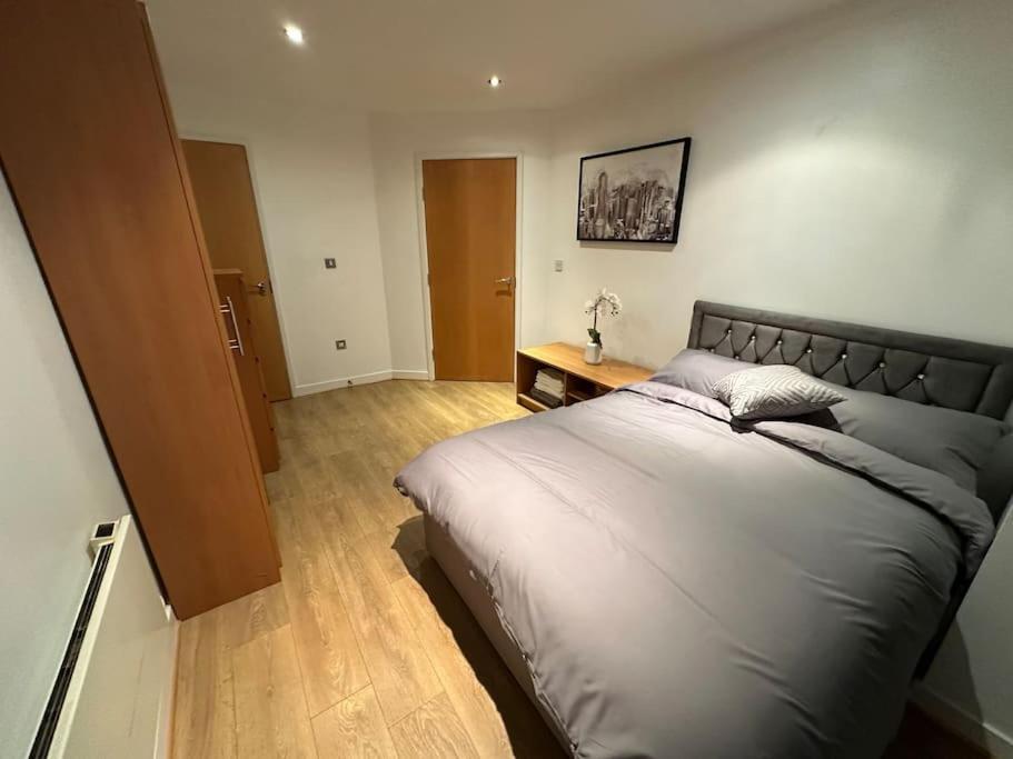 Modern 2-Bedroom Apartment In Sheffield City Centre With Balcony, 2 Bathrooms & 4K Smart Tv - Sleeps 6 Exterior photo